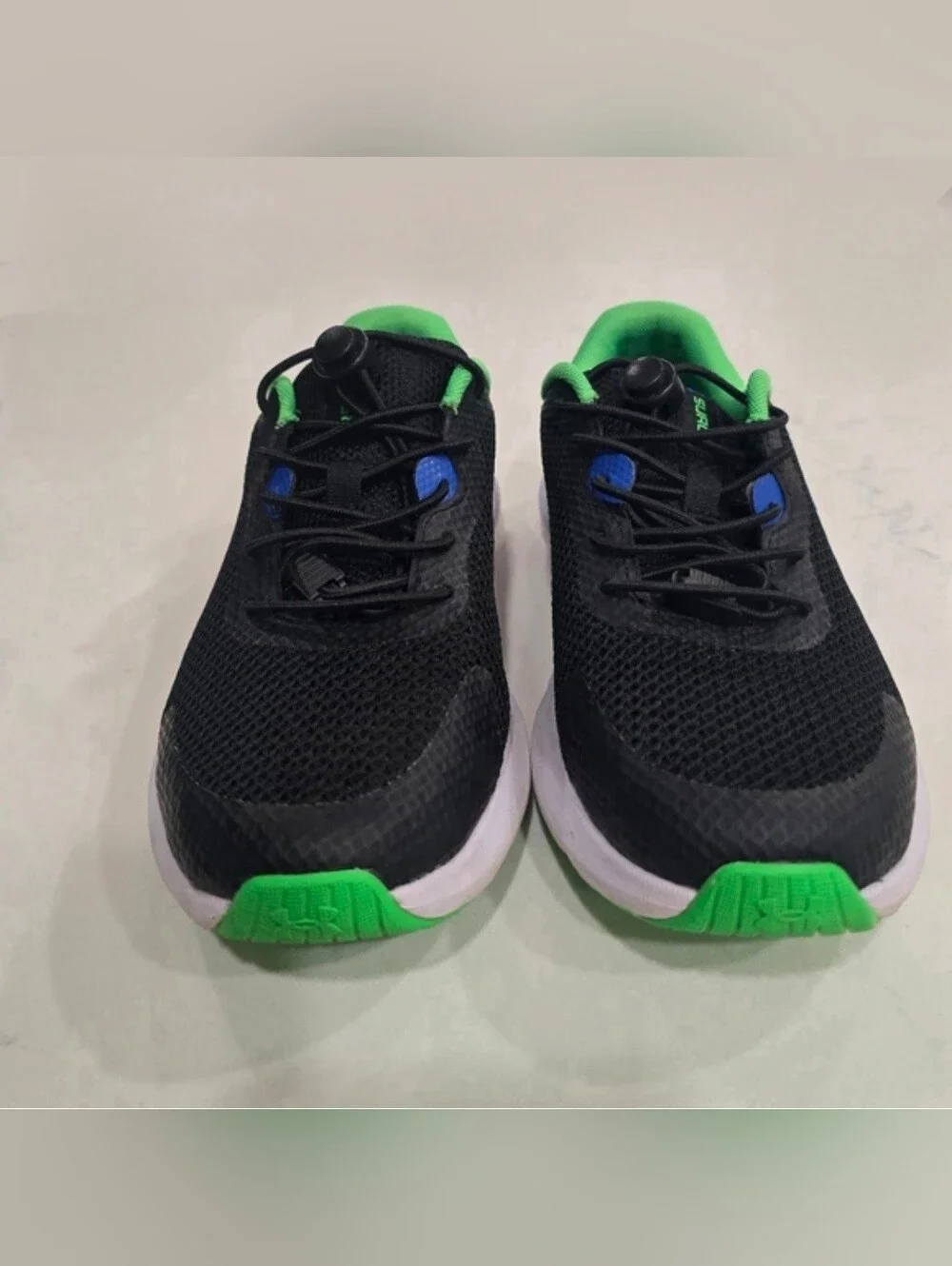 Under Armour Big Boys' Surge 3 Running Shoe Size 5.5Y
